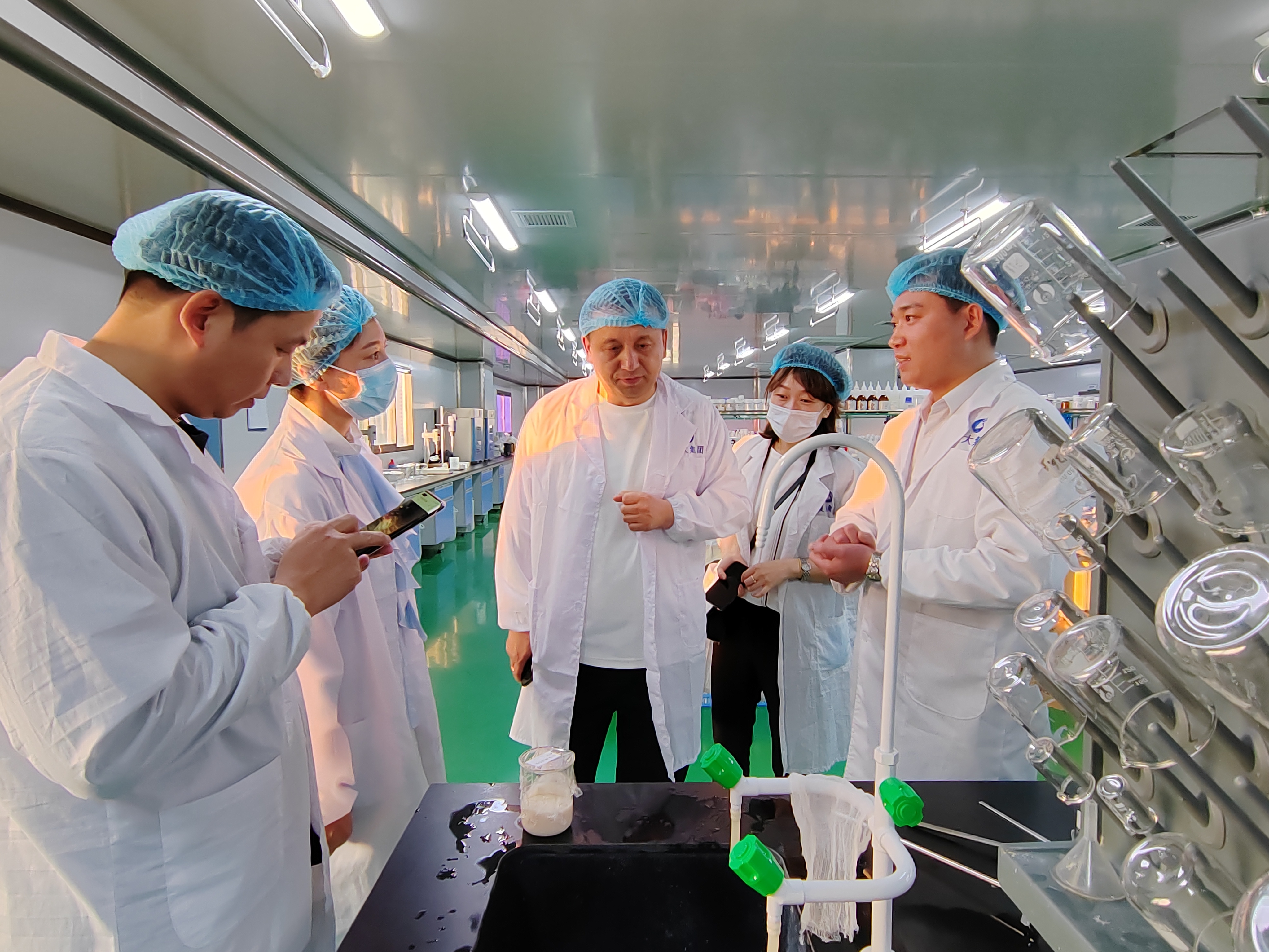 qy球友会官网商务考察组赴广州调研