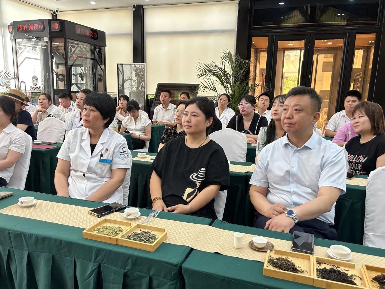 茶情雅韵 品香涤心丨qy球友会官网茶艺兴趣班开课