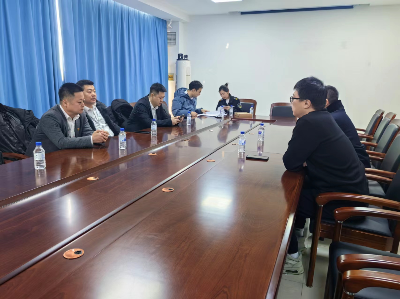 驰而不息纠“四风” 风清气正过佳节——qy球友会官网集团纪委开展节前纠“四风”监督检查工作
