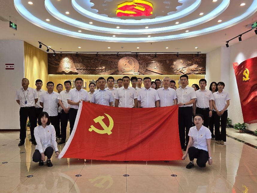 qy球友会官网集团纪委组织党员干部参观警示教育馆